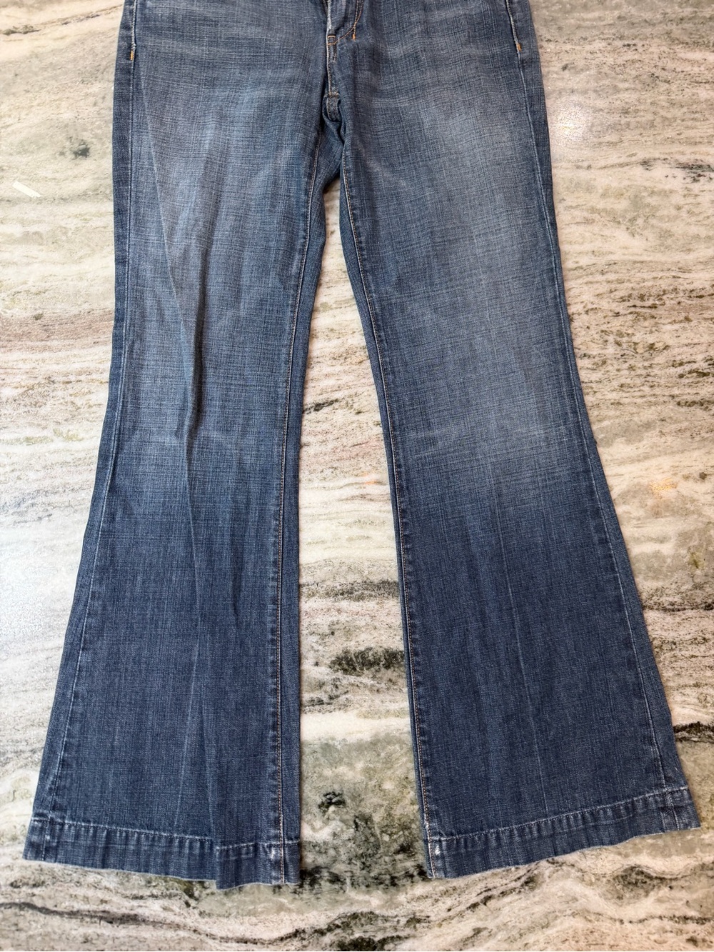 7 For All Mankind Dark Blue Bootcut Jeans with Signature Pocket Stitching Size 2 - Picture 3 of 7
